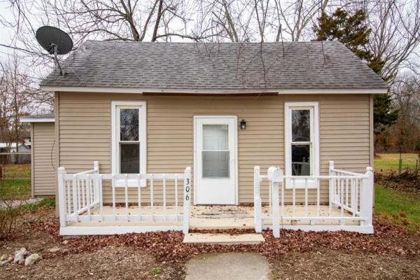 306 S 2ND ST, MARSHALL, IL 62441 - Image 1
