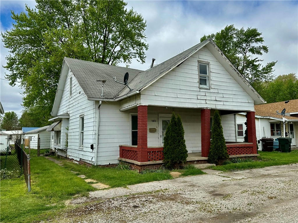 203 ZIMMERLY ST, PARIS, IL 61944, photo 1 of 16