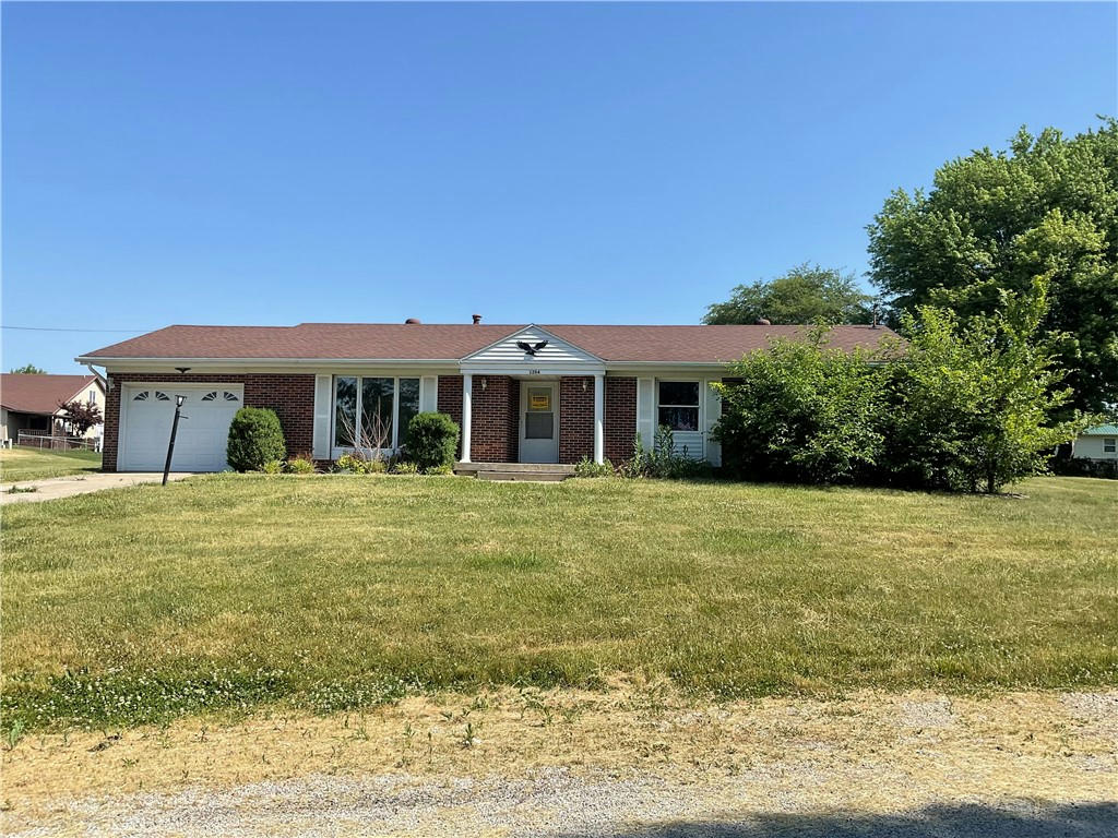 1204 W KENTUCKY AVE, EFFINGHAM, IL 62401, photo 1 of 12