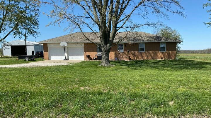 14155 E 1000TH RD, MARSHALL, IL 62441, photo 1 of 37