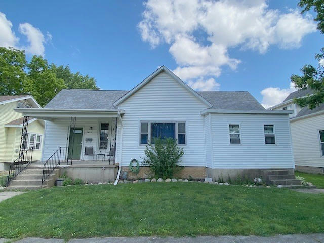 2412 SHELBY AVE, MATTOON, IL 61938, photo 1 of 17